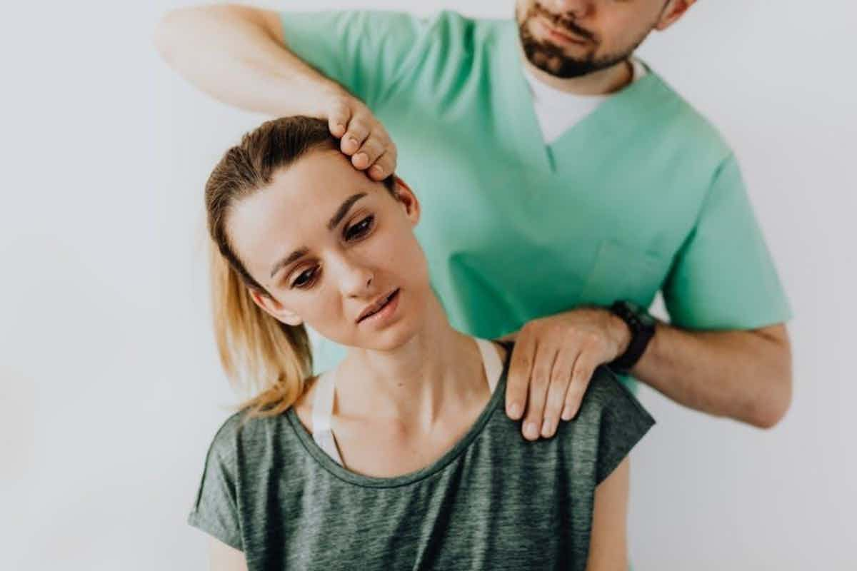 woman getting chiropractic treatment